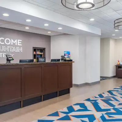 Hampton Inn and Suites Parkersburg Downtown