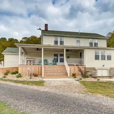 Wooded Escape with Pond and Grill in Pleasant City!