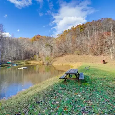 Shared Pond and Trails Rosedale Cottage!