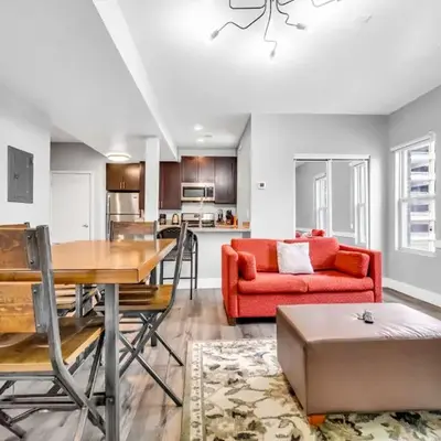 Cle Suites 2BR 1BA 5 min Walk to Cle Clinic #9