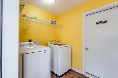Gallery image of Downtown Ashland and Central Park! Fresh Condo in Ashland