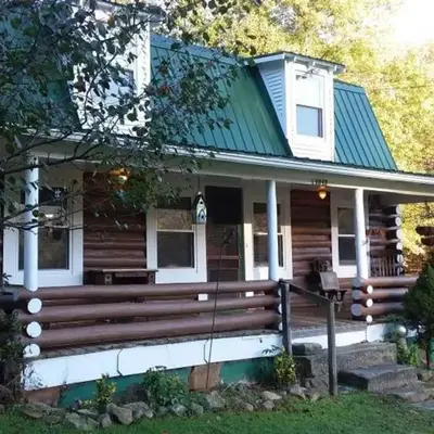 The Lodge - Chestnut Log Cabin