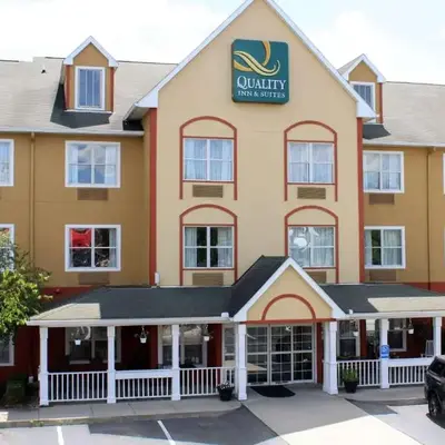 Quality Inn & Suites Cincinnati Sharonville