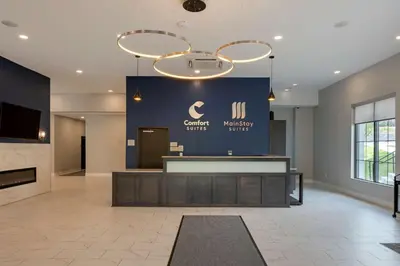 a lobby of a hospital with a reception desk at MainStay Suites Cincinnati University - Uptown in Cincinnati