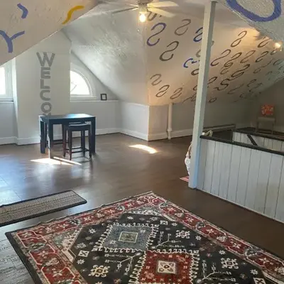 Awesome Attic Studio Private Room 3A